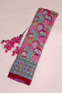 Tela de crepé natural rosa con estampado floral y borde ornamental pesado para material de vestido Kurti de diseñador. - Product Image 5