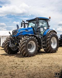 รถแทรกเตอร์มือสองสำหรับงานหนัก ขับเคลื่อน 4 ล้อ รุ่น T7225 16 แรงม้า พร้อมห้องโดยสารแบบปิด สำหรับงานเกษตรกรรม ไถพรวนดิน และไถนา - Product Image 1