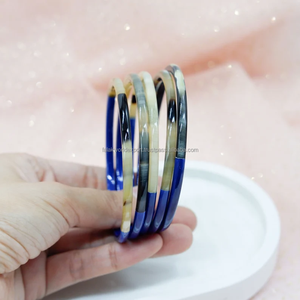 Bracelet en corne de buffle laqué véritable naturel de couleur naturelle Bracelet jonc en corne Cadeau pour femme Bracelet empilable Cadeau fête des mères - Product Image 4