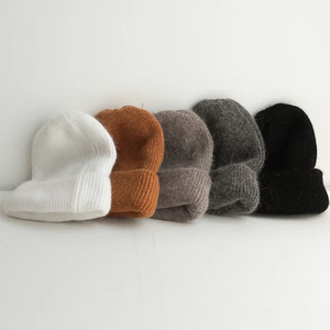 Gorros de invierno de punto personalizados al por mayor, estilo nuevo, para adultos, gorros de punto acrílicos. - Product Image 2