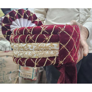 Turbante de Terciopelo Marrón para Novio |   Safa Rojo Rubí para Bodas Indias Kalangi - Product Image 3
