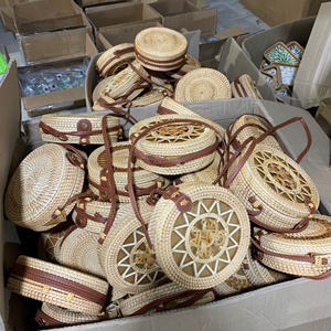 Achat en gros de sacs en rotin incrustés de coquillages de luxe personnalisés faits à la main - Product Image 4