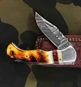 Couteau de camping de poche de haute qualité, best-seller de Product Palace LLC, en acier Damas de qualité supérieure, avec manche en os industriel. - Product Image 1