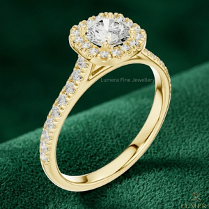 แหวนหมั้นเพชรโมอิสซาไนต์ทรงกลมทองคำขาว 14K ประดับเพชรแบบพาเว่ สำหรับผู้หญิง แหวนสัญญาแบบมินิมอล เครื่องประดับเจ้าสาว - Product Image 4