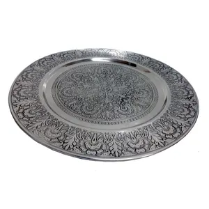 Assiette de service ronde en métal argenté élégante, produit décoratif fait à la main, vaisselle très vendue - Product Image 1