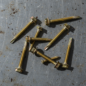 Tornillos Autoperforantes de Cabeza Hexagonal PDC Clase 8 con Rosca Estándar para Construcción y Techos, Acabado en Zinc, Material de Acero y Latón, en Pulgadas - Product Image 1