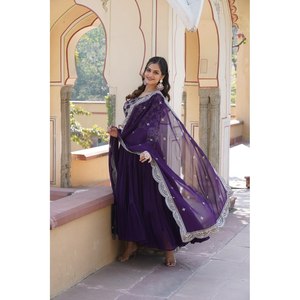 ชุดราตรีดีไซเนอร์และ dupatta ปักเลื่อมใส่ทำงานสำหรับงานปาร์ตี้ - Product Image 3