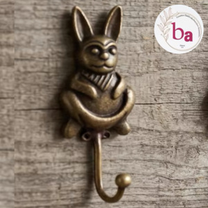Ba Porte-manteau mural en métal, design lapin vintage fait main, motif animal de dessin animé, crochet simple, tolérance de précision, crochets et rails - Product Image 1