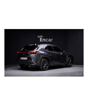 <span class=keywords><strong>Lexus</strong></span> <span class=keywords><strong>UX</strong></span> 2.0 2WD 2024 con Volante a la Izquierda, Asientos de Cuero, Cámara Trasera - 27,977 km, 9 Meses de Uso - Product Image 2