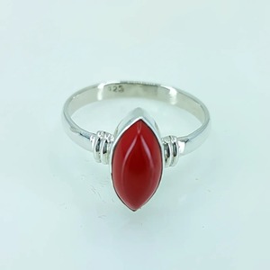 แหวนหินคอรัลเงินแท้ 925 แหวนทำมือสำหรับผู้หญิง แหวนประดับพลอยทรงมาร์คีส์ แหวนของขวัญประจำเดือนมีนาคม - Product Image 1
