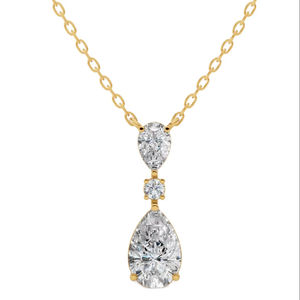 Collier à trois pierres en forme de goutte d'eau, diamant de laboratoire taille poire et taille ronde, or 14 carats, incolore, VVS, pendentif solitaire intemporel - Product Image 1