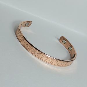 Brazalete Magnético Ajustable de Cobre con Patrón Grabado, Tradicional, Ligero, Energía Curativa, Kada de Cobre Unisex Hecho a Mano - Product Image 3