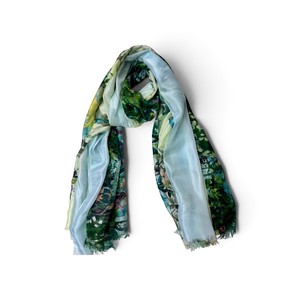 Châle de mode haut de gamme pour femmes, idéal pour robes, hauts, manteaux et tenues saisonnières, à prix abordable, fabriqué par Manufacture Shawl. - Product Image 4