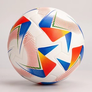 Ballon de football haute durabilité pour terrain gazonné extérieur et séances d'entraînement en salle - Product Image 6