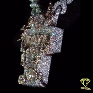 Collier pendentif croix de luxe en moissanite sertie de pierres, avec accents de roses, d'ailes d'ange et de cœurs, bijoux de mode hip-hop - Product Image 2