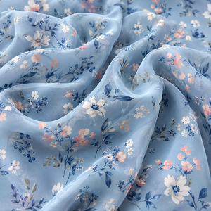 Tela de Chifón de Poliéster 100% de Alta Calidad, 70GSM, Diseño con Estampado de Cerezas, Venta al Por Mayor de Fábrica para Prendas y Vestidos para Niños y Niñas - Product Image 3
