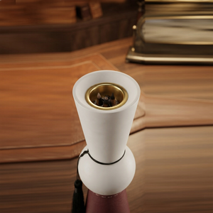 Brûle-encens élégant blanc et marron avec base en cuir, accent sphérique, bol intérieur doré et pompon noir décoratif - Product Image 3
