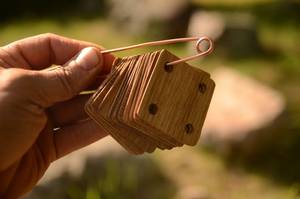 Tarjetas/Tabletas de Tejido de Madera Ecológicas de Arte Popular (Cuadradas Pulimentadas) para Crear Textiles Intrincados, Cinturones Resistentes y Adornos para Prendas - Product Image 5