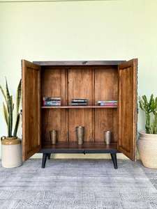 Mueble de Madera de Mango con Arte Warli Tallado a Mano - Product Image 2