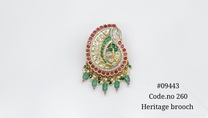Broche en laiton plaqué or Heritage 09443 avec pendentif en pierres multicolores pour la décoration de vêtements de mariage, broche de marié - Product Image 3