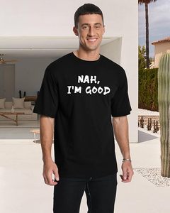 Camiseta informal de manga corta con cuello redondo y estampado gráfico de letras Nah I'm Good para hombre - Product Image 3