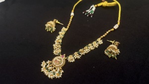 Juego de Collar y Aretes de Novia en Forma de Flor, Chapado en Oro, con Circonita e Imitación de Perla, para Mujer, Joyería Étnica para Bodas - Product Image 4