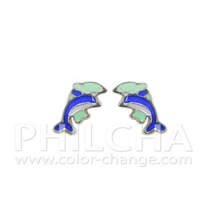 ต่างหูสตั๊ดรูปสัตว์น่ารักเปลี่ยนสีได้ ทำจากโลหะผสมสังกะสี เหมาะสำหรับสาวๆ - ของขวัญ - Product Image 2