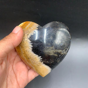 Venta al por Mayor de Piedras Preciosas de Raíz de Palma Fósil en Forma de Corazón, Cristal Curativo Artesanal de Alta Calidad, 80X80X30 mm, Natural de Indonesia - Product Image 4