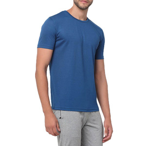T-shirt de sport en polyester personnalisé de haute qualité, à séchage rapide, pour hommes, coupe classique, sublimation - Product Image 3