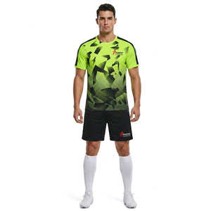 L'équipement de football à séchage rapide de marque privée présente des tissus de haute qualité provenant d'un expert mondial en matière d'approvisionnement pour le commerce de gros. - Product Image 1