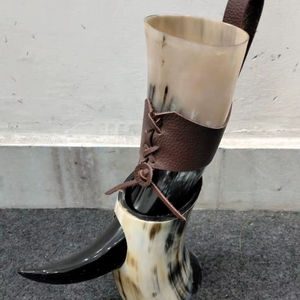 Soporte para Jarra Vikinga de Cuerno, de Alta Calidad, Ecológico, Pulido, de Cuerno de Vaca Orgánico, Estilo Animal, Forma Natural, Regalo Empresarial - Product Image 1