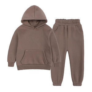 Conjunto de sudadera con capucha y pantalones deportivos para niños, color marrón, informal, de color sólido, de manga larga, para otoño. - Product Image 1