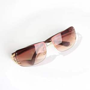 Gafas de Sol Sin Montura de Moda para Mujer, Estilo Europeo y Estadounidense, Gafas Cóncavas para Fotografía de Moda Urbana - Product Image 4