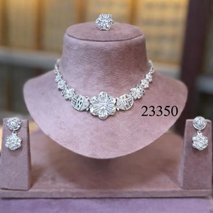 Meilleure Vente 2026 – Expédition Immédiate – Ensemble Collier et Boucles d'Oreilles Femme Style Vintage en Cuivre Plaqué Argent 925 Micro – Design Géométrique – Anniversaire - Product Image 1