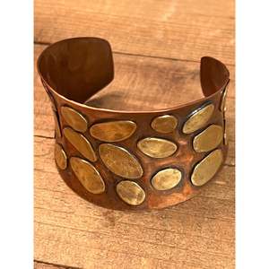 Bracelet en cuivre naturel, accessoire de mode en cristal pour le bien-être et l'augmentation de l'énergie - Product Image 2