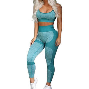 Ensemble de yoga pour femmes en tissu doux, offrant une coupe ajustée et un look élégant, idéal pour les séances de sport et la détente à domicile. - Product Image 5
