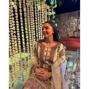 Ensemble haut, bas et dupatta pour soirée, vêtements indiens et pakistanais de créateurs - Product Image 2