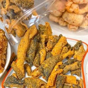 Chips de Piel de Salmón Crujiente Seca, Snacks de Mariscos Salados Fritos, Estilo Bolsa al Vacío, Sabor Huevo, 1kg - Product Image 1