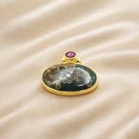 Pendentif en pierre précieuse naturelle hématite grenat, argent sterling 925 plaqué or rose et or jaune, motif floral mousse ovale, style bohème