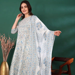 Kurta blanca de algodón con estampado floral para mujer, corte en A, con dupatta, cuello redondo, mangas tres cuartos, con lentejuelas, largo hasta la pantorrilla, estilo étnico. - Product Image 1