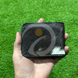 Cartera de cuero genuino de vaca con pelo, hecha a mano, delgada, billetera bifold, tarjetero de cuero con patrón único, cartera con pelo. - Product Image 1