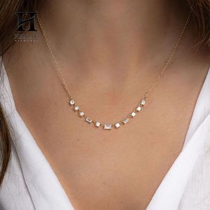 Collar de lujo con diamantes baguette y redondos, colgante de barra curva de oro de 14 quilates con cadena para mujer, joyería fina. - Product Image 2