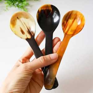 Cuillère artisanale en corne de buffle polie, durable, naturelle, décoration artisanale pour la maison, imitation antique, écologique, cadeau de mariage - Product Image 1