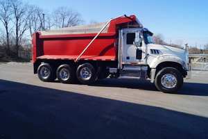 Camion tracteur poids lourd commercial 6x4 avec cabine couchette diesel pour le transport routier - Product Image 2