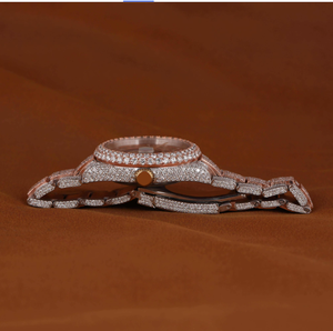 Montre de luxe bicolore sertie de diamants pour hommes et femmes |   Montre-bracelet en quartz or rose et argent - Product Image 1