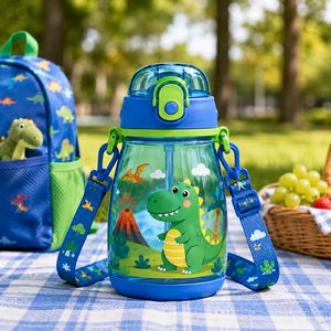 Botella de Agua para Niños, Botella de Plástico sin BPA de 850 ml, Color Surtido, a Prueba de Fugas, con Tapa Abatible y Correa, para la Escuela, Deportes al Aire Libre - Product Image 6