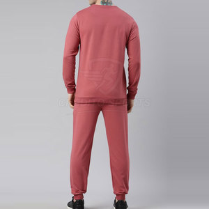 Ensemble de survêtement au design élégant pour la salle de sport, les activités de plein air, avec coutures durables et tissu doux au toucher - Product Image 3