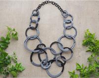 MN EXPORTS MNE-1498 Collier Cercle en Corne Noire Fait Main, Bijou de Mode pour Femme, Chaîne Maillons, Pièce Tendance
