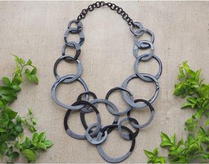 MN EXPORTS MNE-1498 Collier Cercle en Corne Noire Fait Main, Bijou de Mode pour Femme, Chaîne Maillons, Pièce Tendance - Product Image 1
