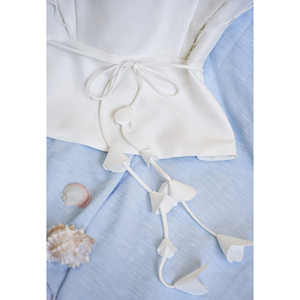 Blusa Elegante de Poliéster y Spandex para Mujer, Cuello Redondo, Manga con Volantes en Capas, Peplum, con Cinturón Hecho a Mano, Diseño Personalizado SOLI, ODM OEM - Product Image 6